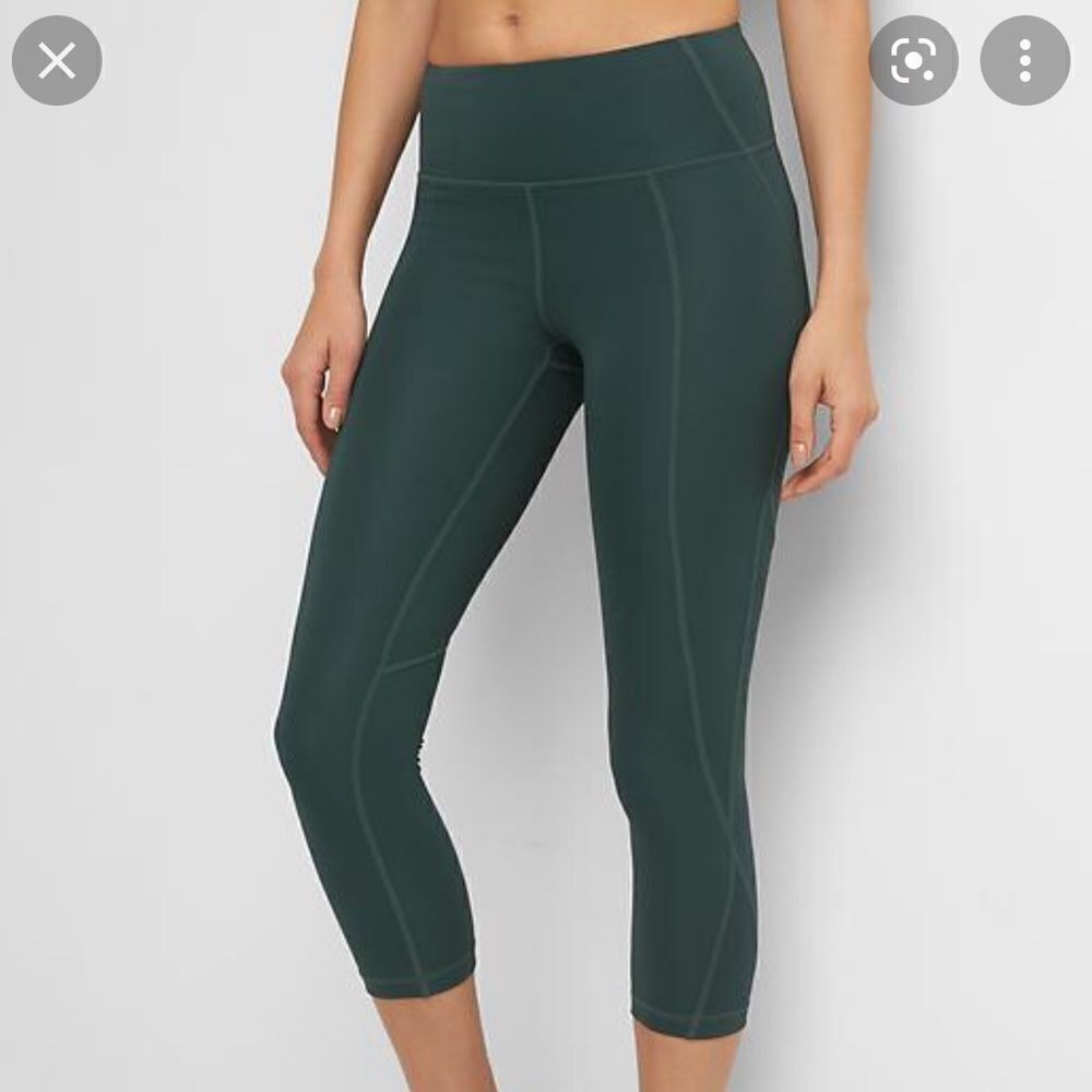 GAP S Green GFast High Rise Capris in Sculpt Compression